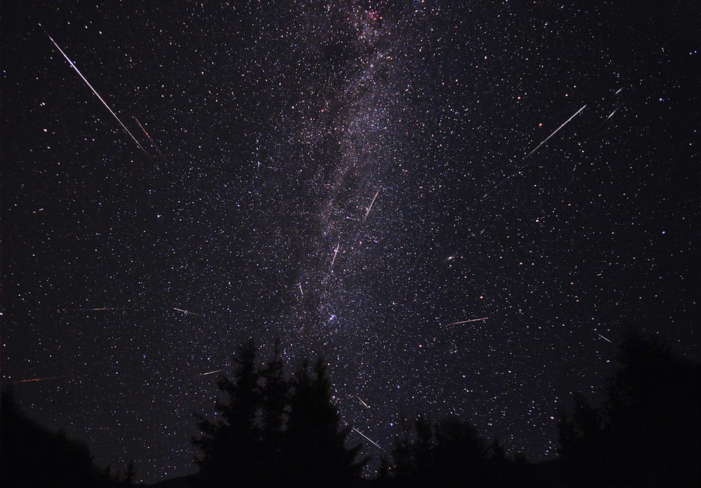 Entre Le 27 Et Le 29 Juillet 3 Pluies Détoiles Filantes