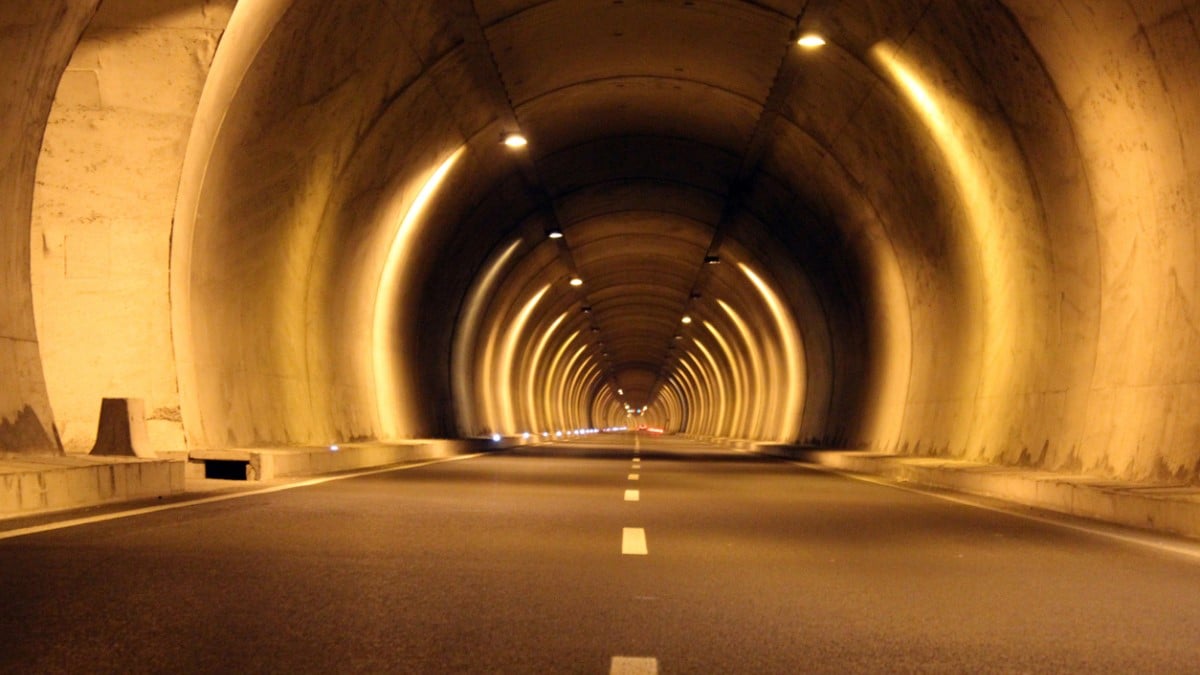 Ce tunnel est le plus long du monde, et il est situé tout près de chez nous