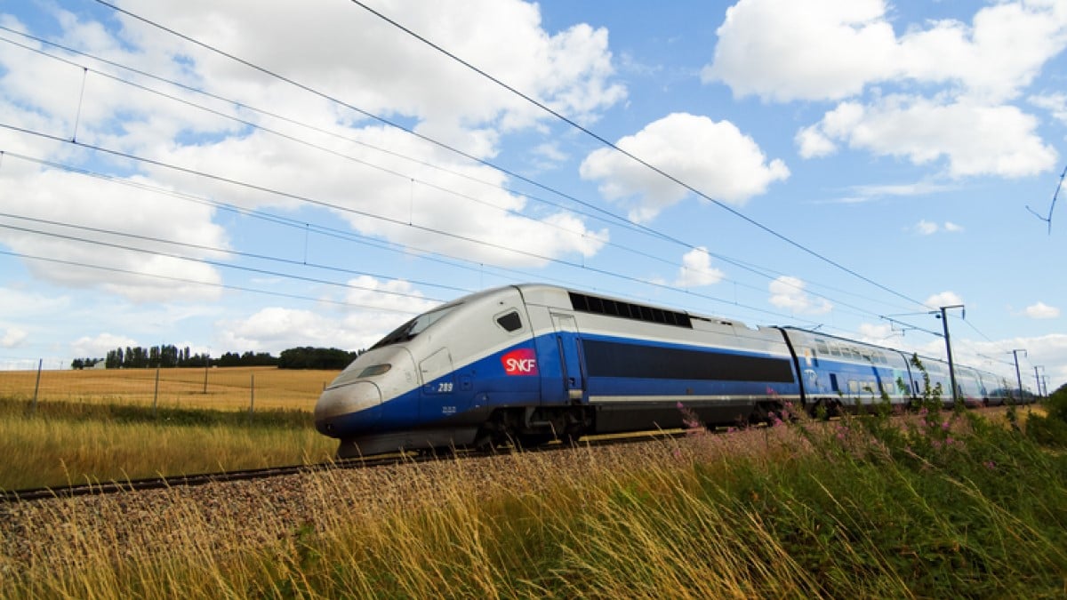 À quelques heures des JO, la SNCF demande à tous les voyageurs d'annuler leurs billets de train