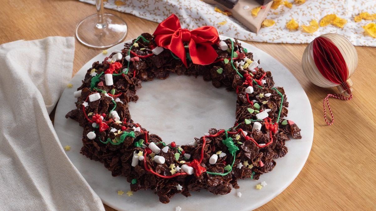 Illuminez vos tables de fêtes avec la couronne de Noël façon rose des sables, elle est trop craquante !