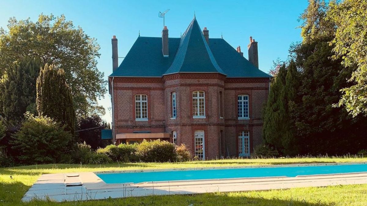 À 27 ans, ils changent de vie et rachètent un vieux manoir de 1926 pour le rénover