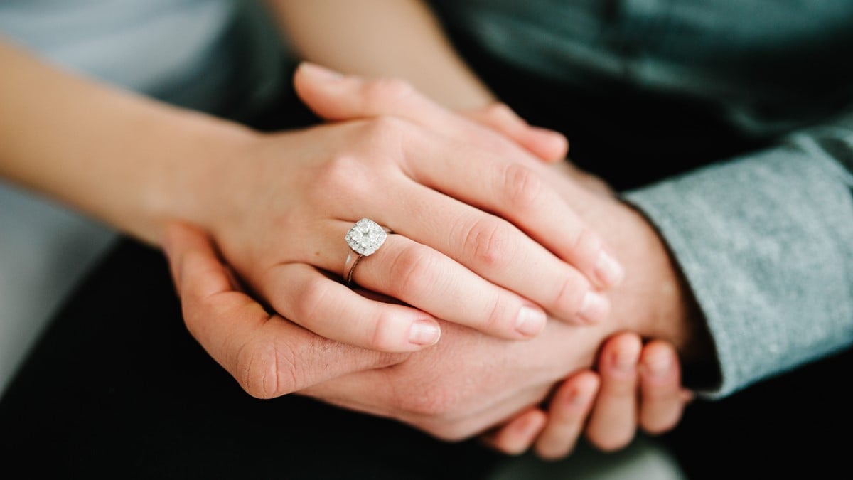 Une bague de fiançailles