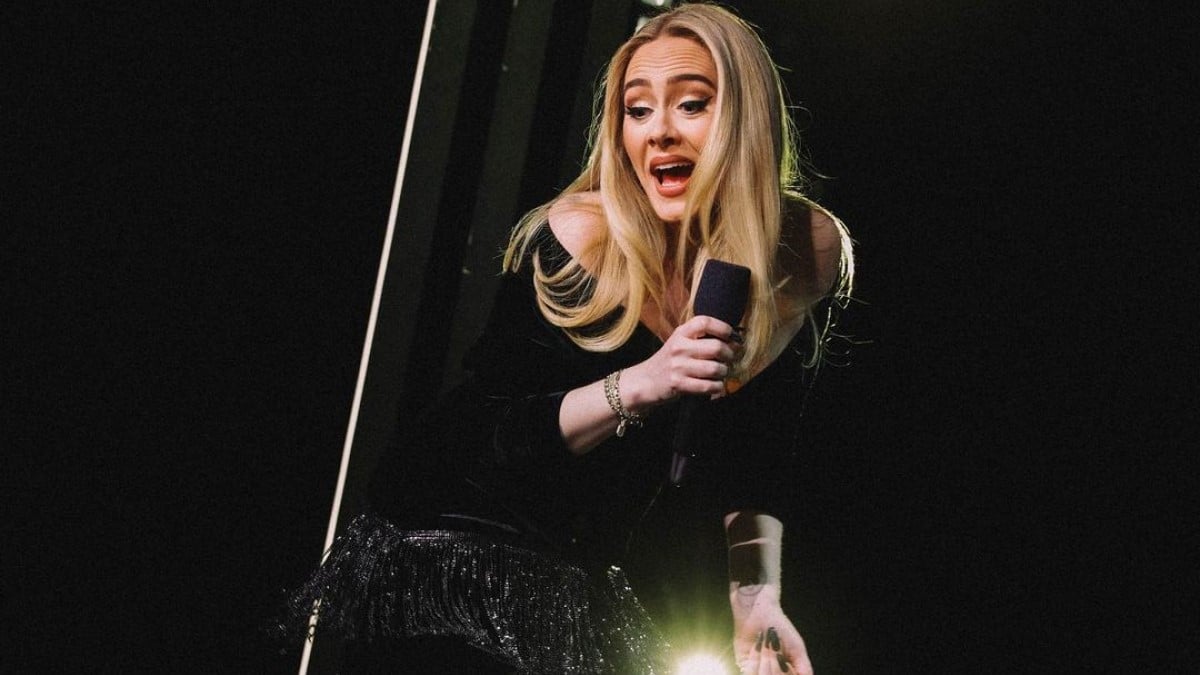 �T’es complètement con ?” : Adele recadre violemment un spectateur en plein concert