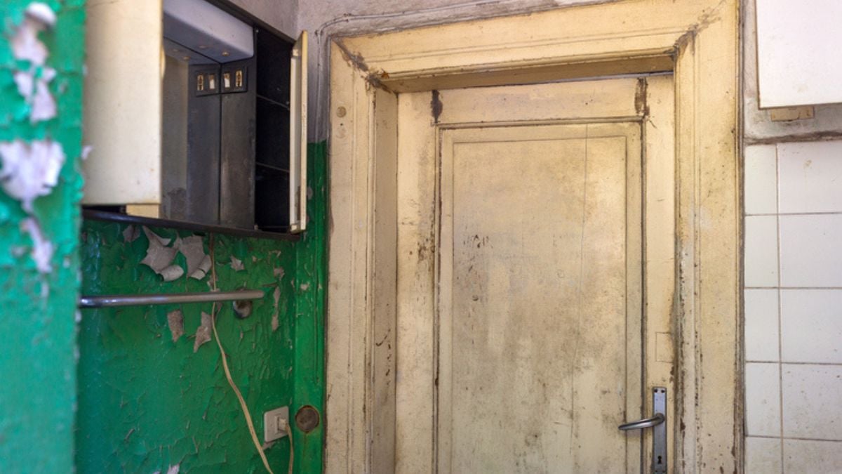 À Paris, ces locataires vivent dans des logements insalubres de 4 mètres carrés et paient... 650 € par mois