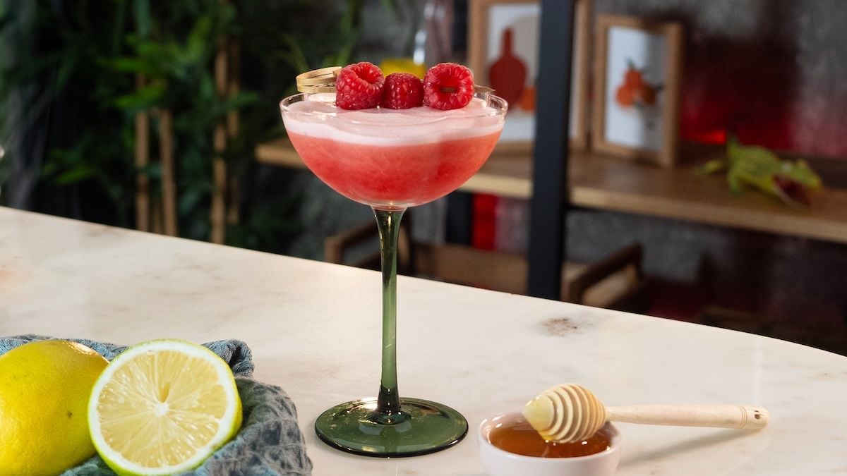 Ce cocktail à la framboise va vite devenir votre cocktail préféré et il est très simple à faire !