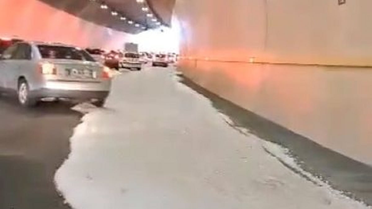 Une terrifiante coulée de grêle s'engouffre dans un tunnel en Lozère, la vidéo fait froid dans le dos