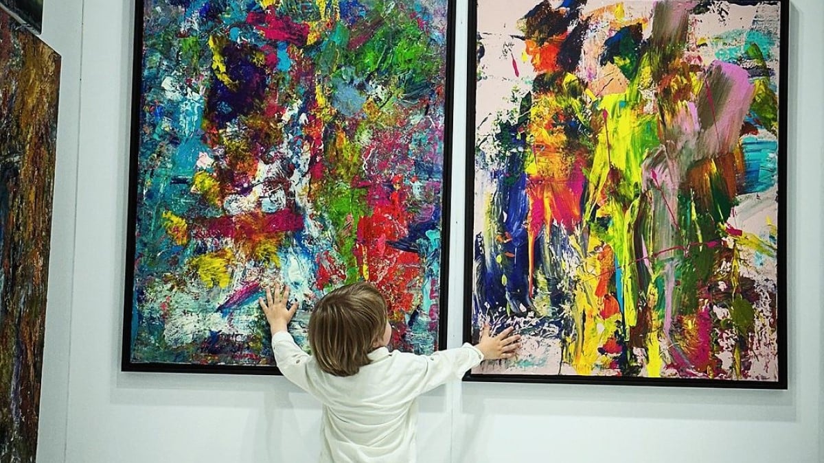 À seulement 2 ans, ce petit garçon peint des tableaux qui se vendent à... 6 500 euros