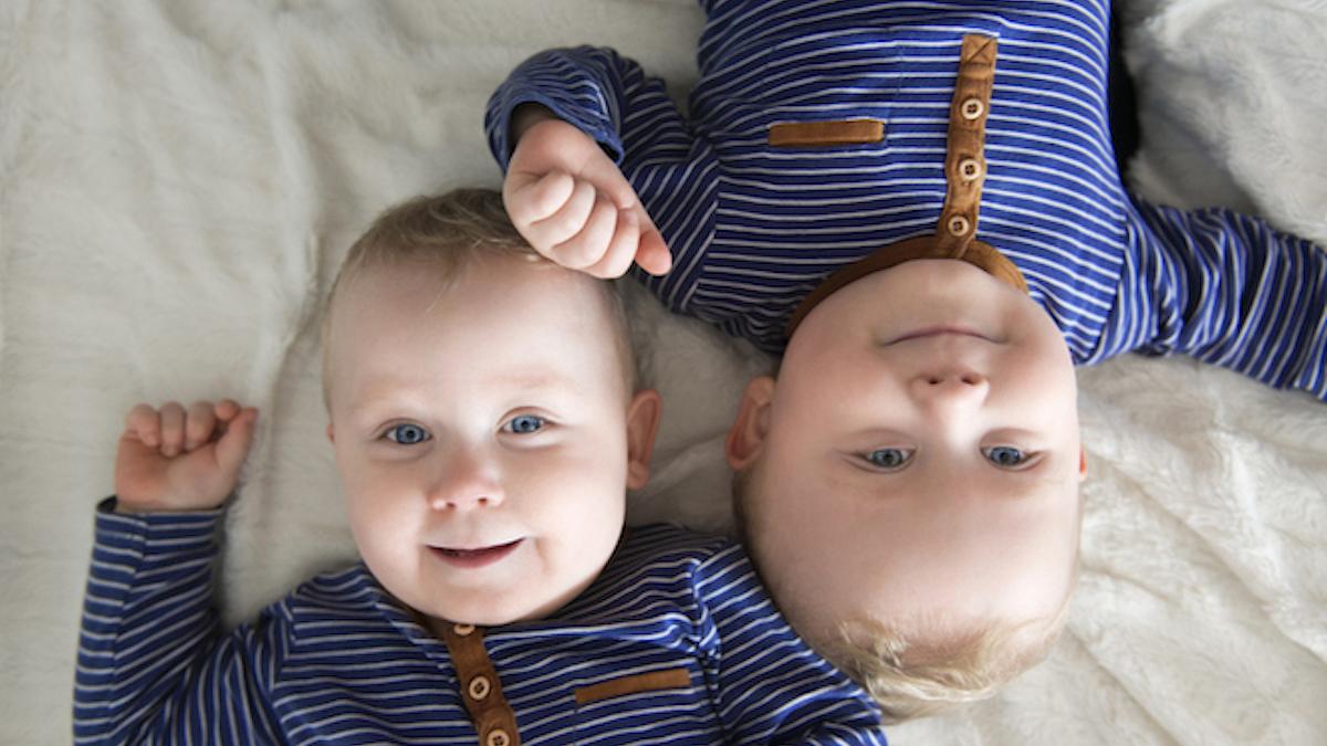 Séparés à la naissance, des jumeaux se rencontrent 81 ans plus tard