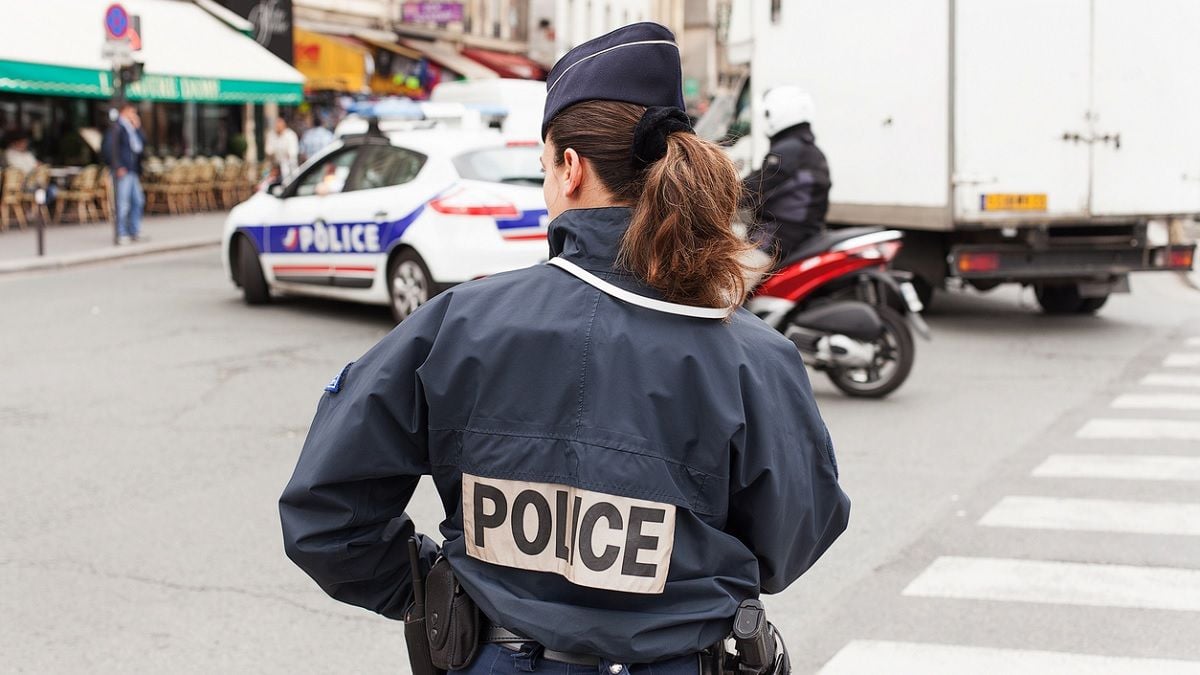 Policière dans les rues