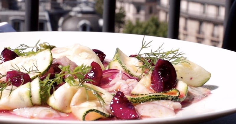 À table avec le chef Akram Benallal pour un repas qui surplombe Paris au Printemps du Goût !