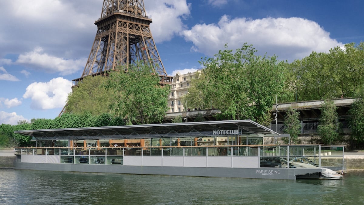 restaurant le Noti Club en bord de Seine au pied de la Tour Eiffel