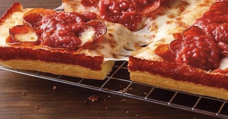 Pizza Hut innove avec 80 tranches de pepperoni sur sa pizza