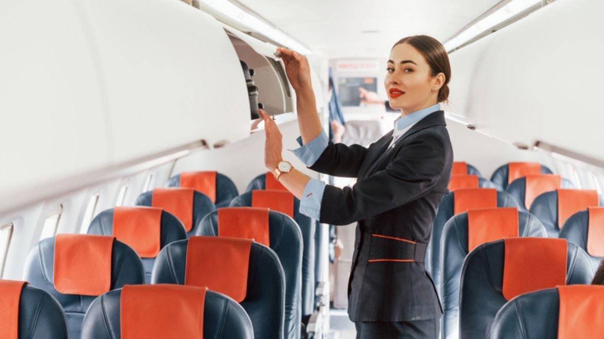 Cette offre d'emploi d'hôtesse de l'air scandaleuse refait surface et indigne les internautes