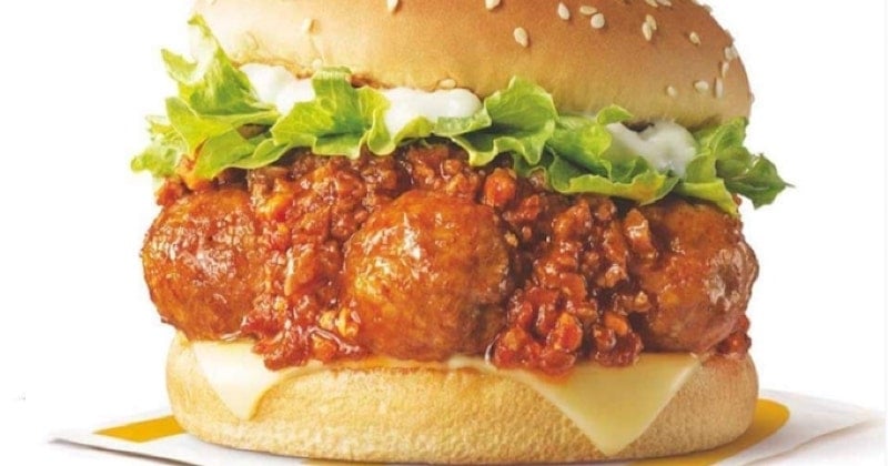 McDonald's a inventé un burger aux boulettes compliqué à manger !