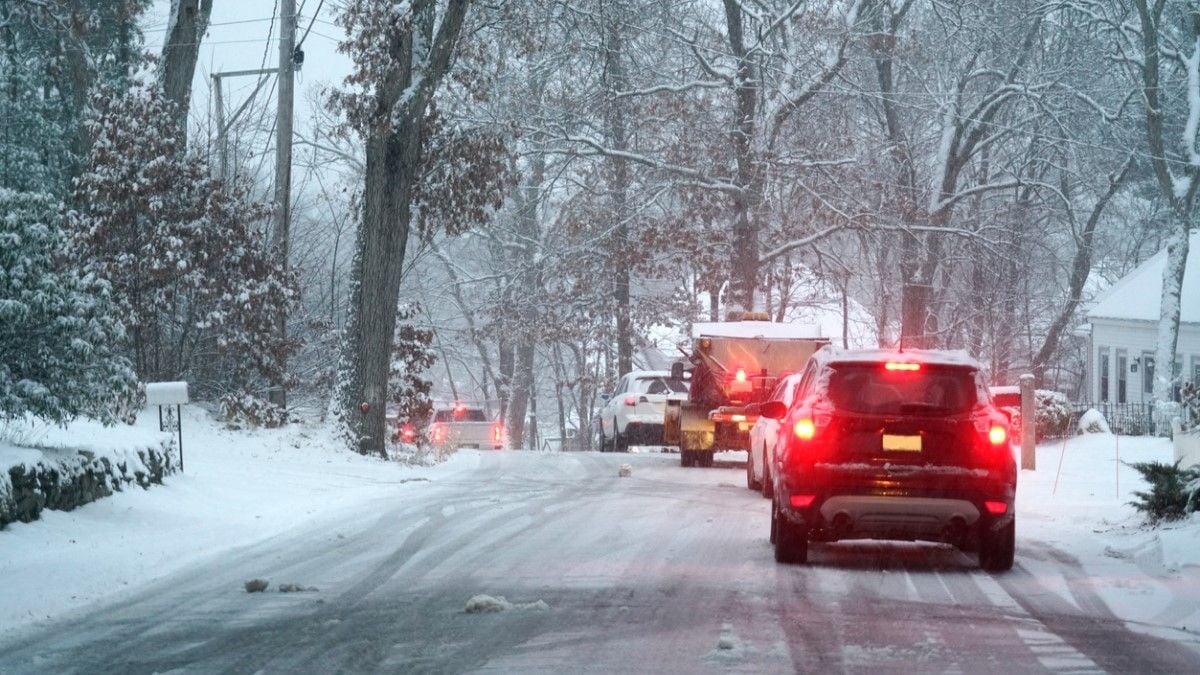 Qu'est-ce que la neige industrielle, cette poudre blanche apparue en France ces derniers jours ?