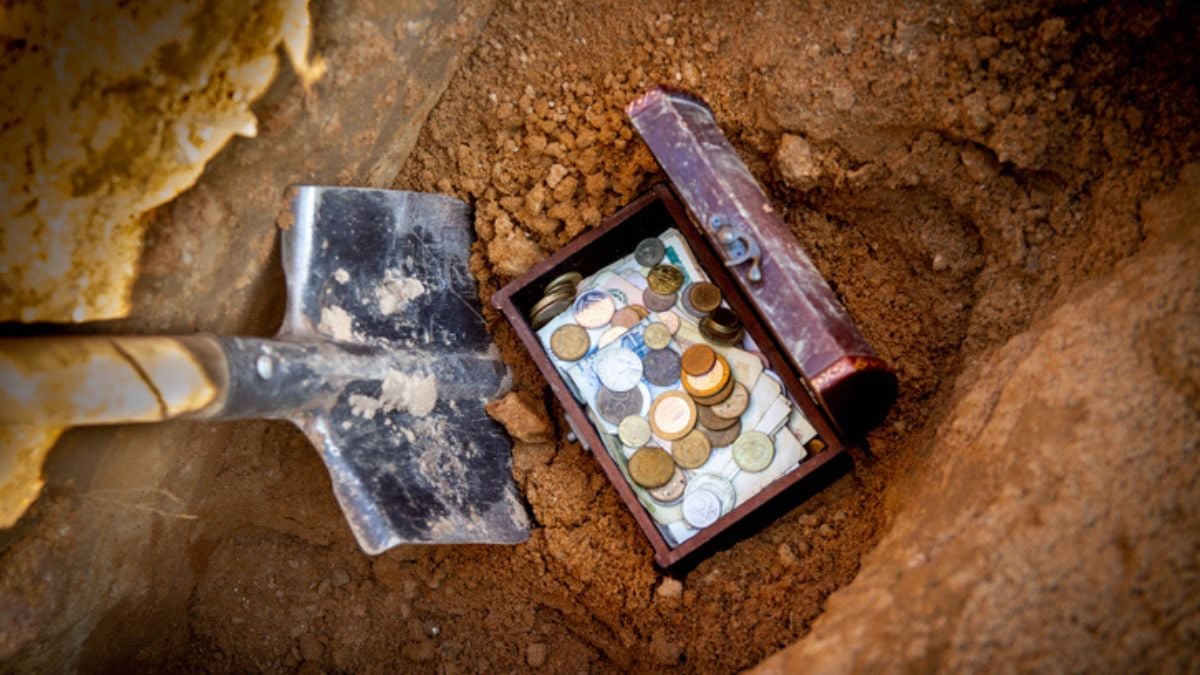 Il rénove une maison et découvre un trésor inestimable caché dans le sous-sol 