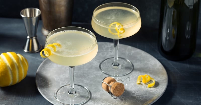 Voici un cocktail très simple à faire pour les fêtes : la soupe champenoise !