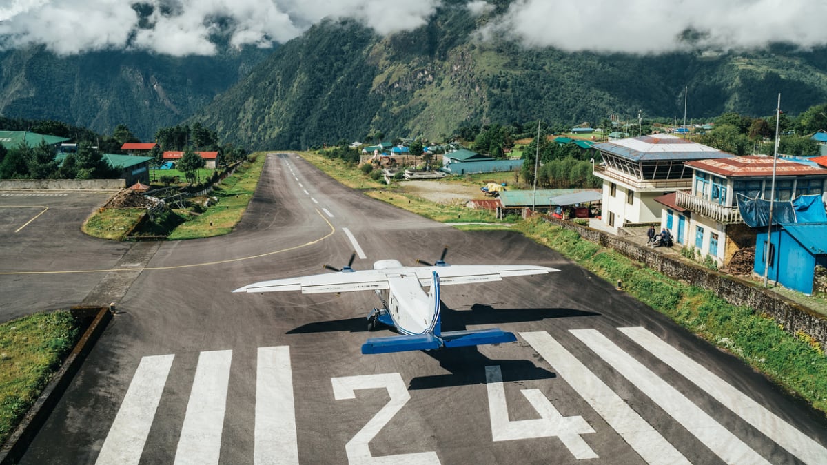 l'aéroport Tenzing-Hillary au Népal