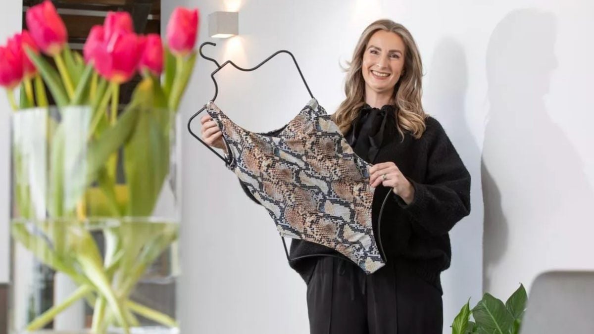 Survivante du cancer du sein, elle crée des maillots de bains inclusifs pour les femmes ayant subi une mastectomie 