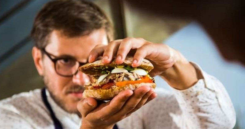 Créer un pan-bagnat de A à Z, l'audacieux pari de Benjamin Carle pour son nouveau documentaire