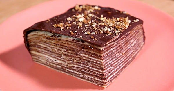 Pour la Chandeleur, réalisez ce délicieux gâteau de crêpes au chocolat noir ! 