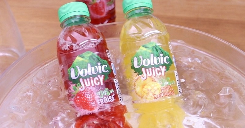 Rafraîchir rapidement vos boissons préférées, l'astuce qui sauvera votre été avec Volvic Juicy