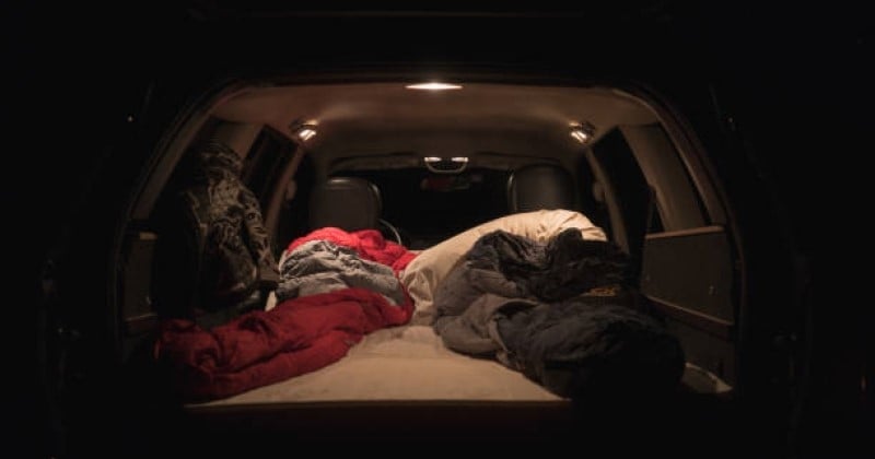 Expulsée de sa caravane et ne pouvant payer un loyer, cette retraitée de 76 ans a été contrainte de dormir dans sa voiture