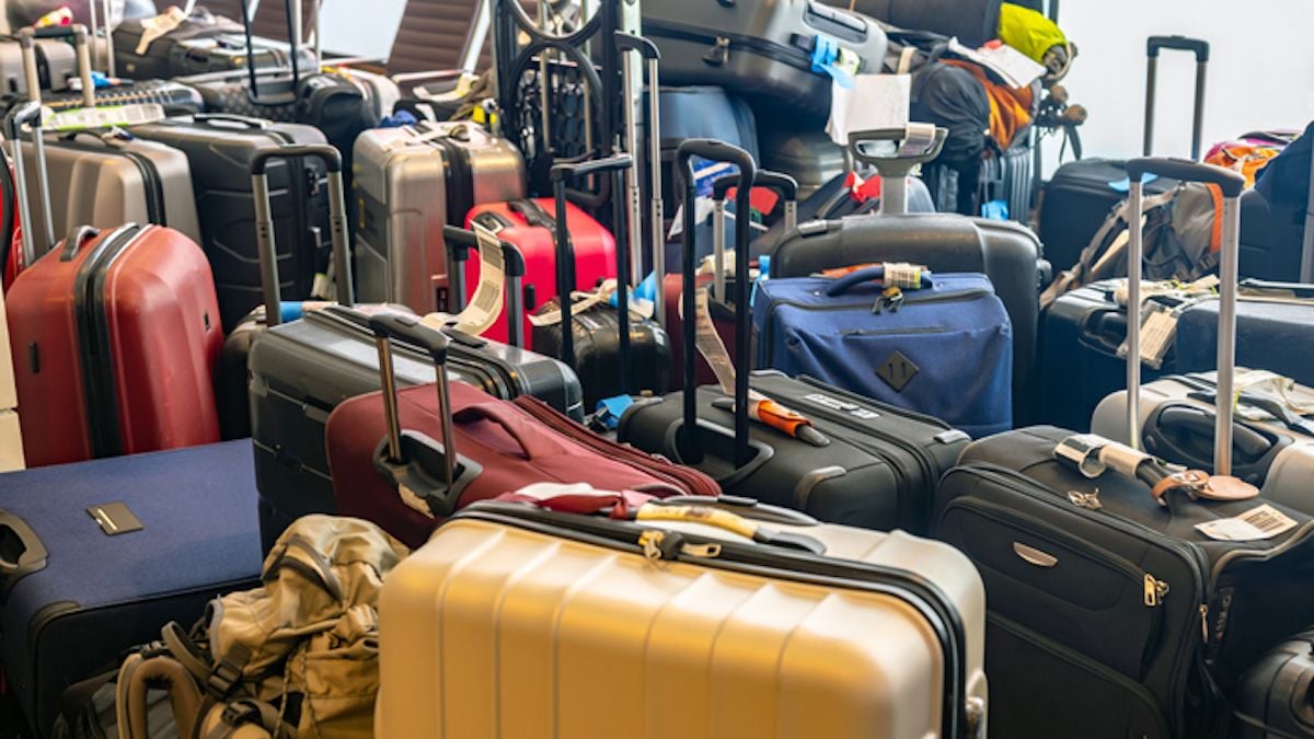 Il place un Airtag dans sa valise avant de prendre l'avion mais elle disparaît à l'aéroport, il accuse un employé