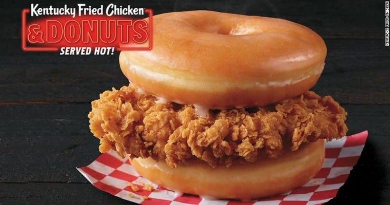 KFC lance le « Kentucky Fried Chicken & Donuts Sandwich » : une pièce de poulet de poulet entre 2 donuts