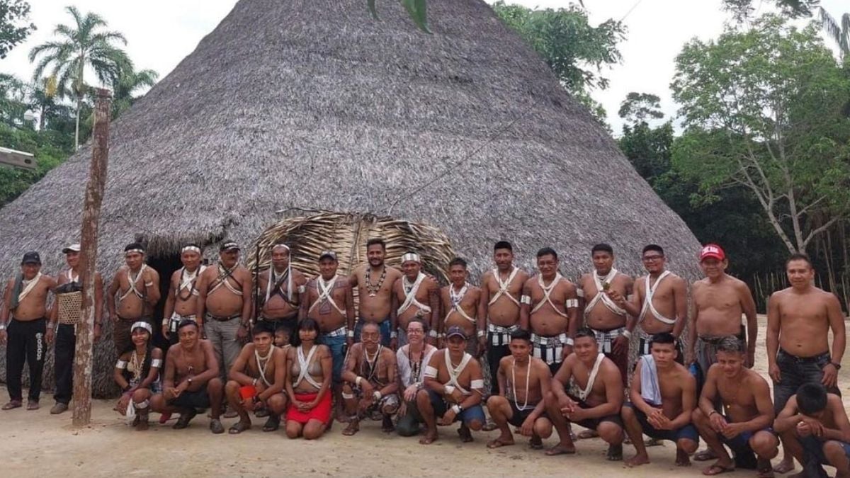 9 mois après avoir été raccordée à internet, cette tribu isolée est devenue accro au... porno