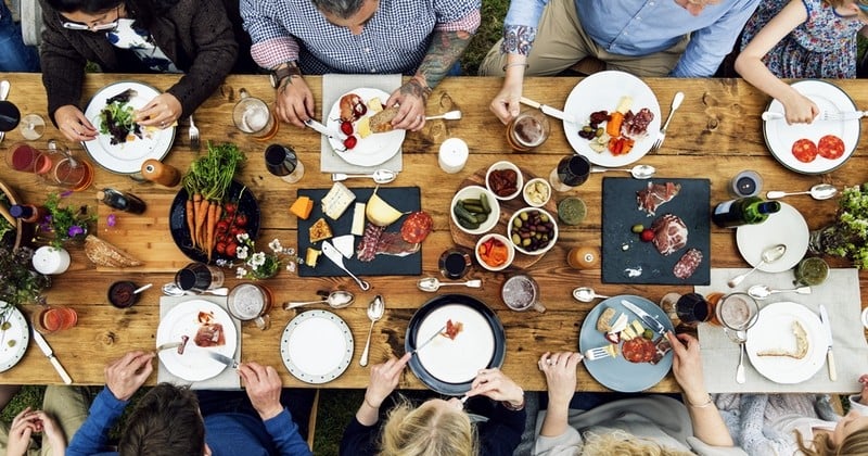 Les Français, numéros 1 du temps consacré à table, loin devant nos voisins