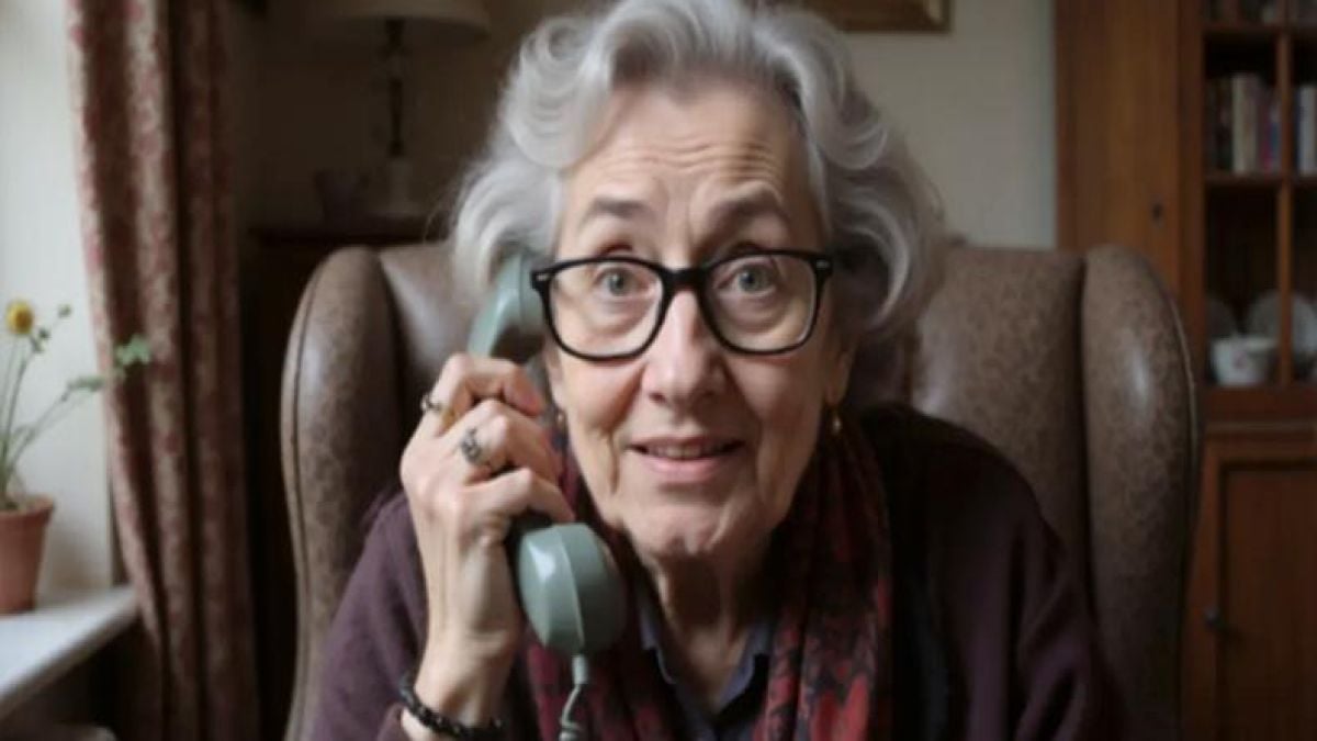 Cette grand-mère nommée Daisy est devenue le pire cauchemar des arnaqueurs au téléphone