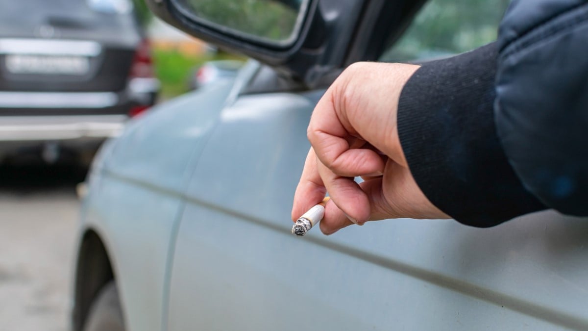 Autoroute : une opération de grande ampleur pour sensibiliser au danger de jeter son mégot de cigarette par la fenêtre