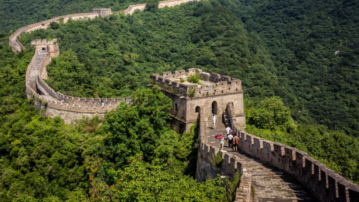 Chine : deux touristes montrent leurs fesses sur la Grande Muraille et finissent... derrière les barreaux 