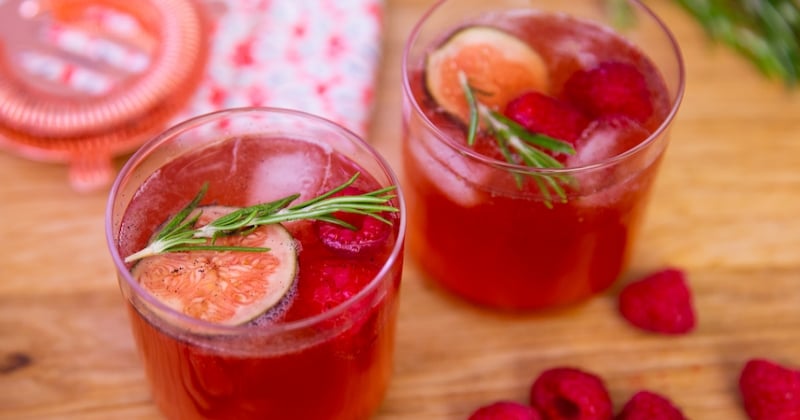 Devenez mixologue avec notre cocktail au cidre rosé et au sirop de figues fait maison !