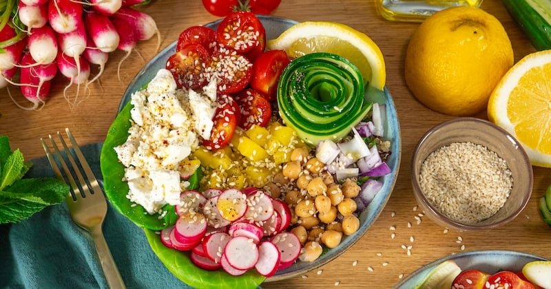 Un bowl méditerranéen coloré et super gourmand pour régaler vos papilles !