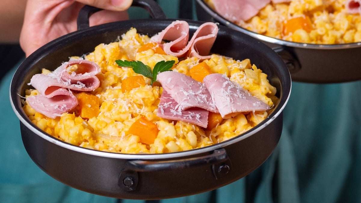 Goûtez vite au risotto de coquillettes au jambon et butternut, une recette gourmande pour toute la famille !