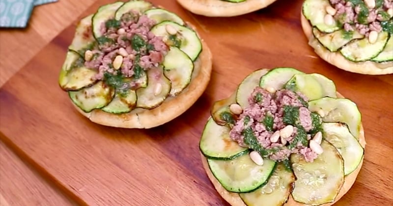 Trop belles, ces mini-pizze à l'agneau, à l'aubergine et au basilic : testez vite la recette