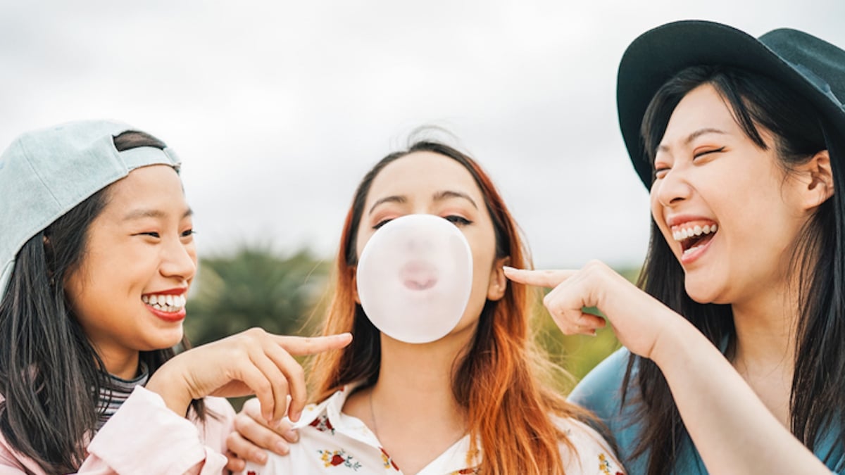 Dans ce pays, mâcher du chewing-gum peut vous coûter... 70 000 euros d'amende