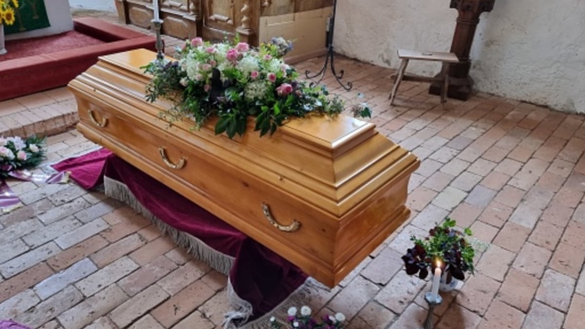 Déclarée morte dans une maison de retraite, une femme de 74 ans se réveille... au funérarium