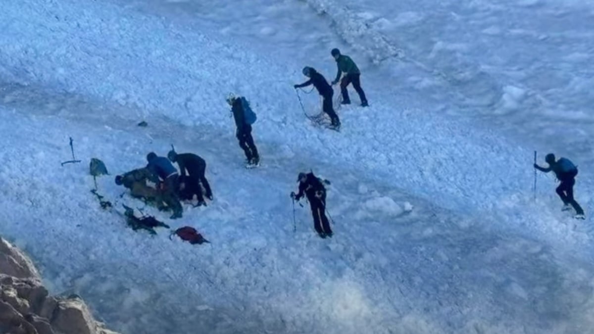 Un homme fait une chute de... 213 mètres du haut d'une montagne et survit « miraculeusement »