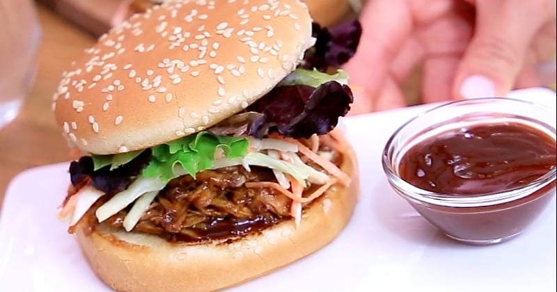 Vous ne résisterez pas longtemps à ce pulled pork burger au porc Français !