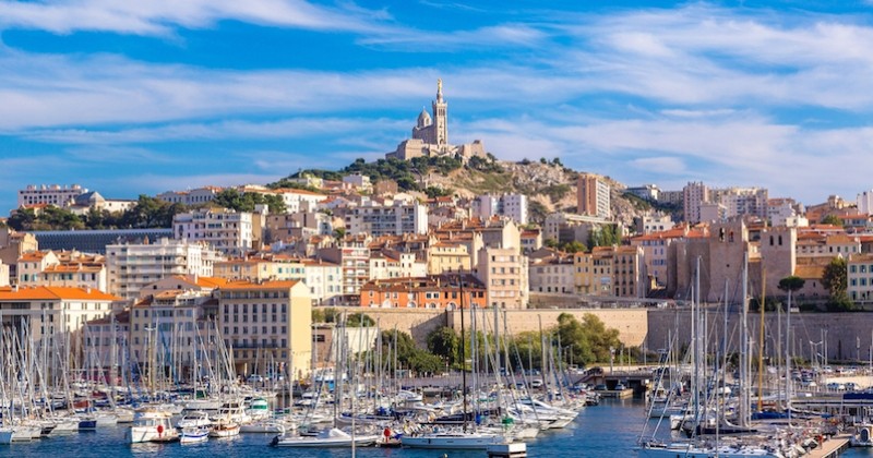 Covid-19 : les bars et restaurants ferment à 23h dans les Bouches-du-Rhône, le port du masque devient obligatoire à Marseille