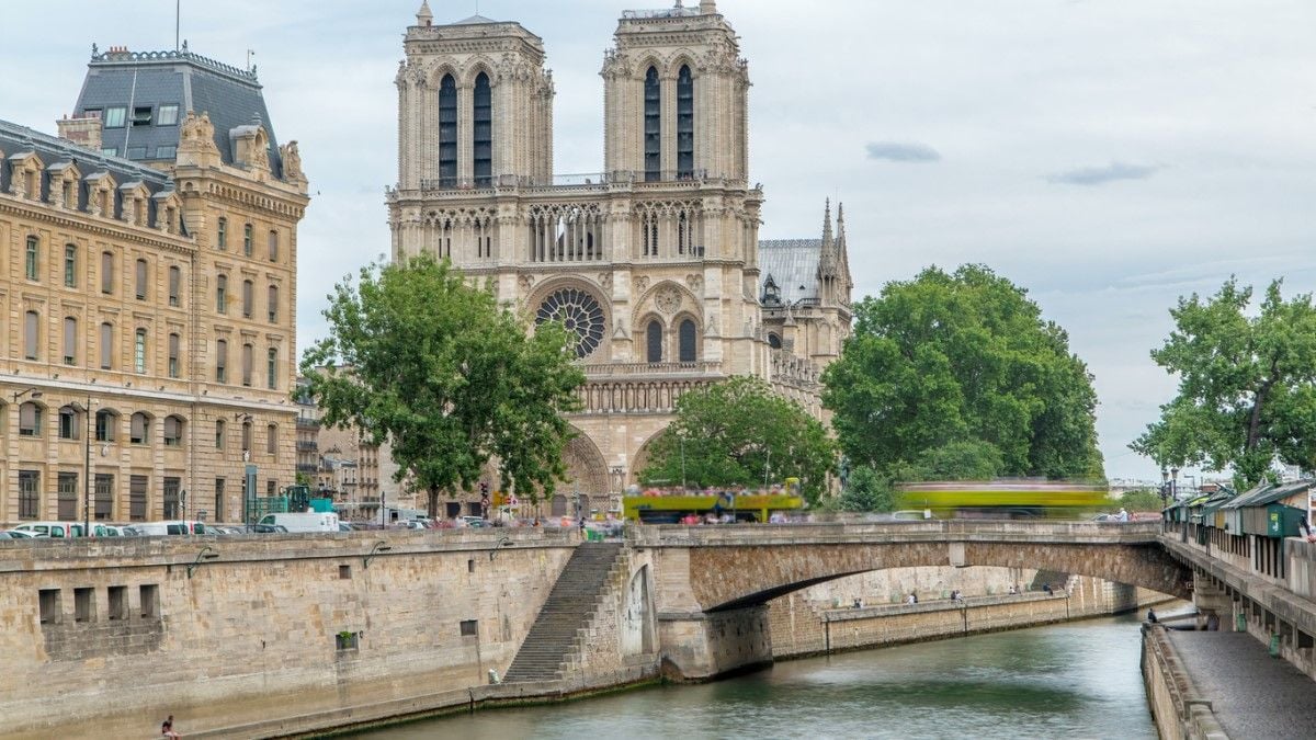 Notre-Dame de Paris : jusqu'à 2h30 d'attente pour entrer dans la cathédrale, les visiteurs s'insurgent