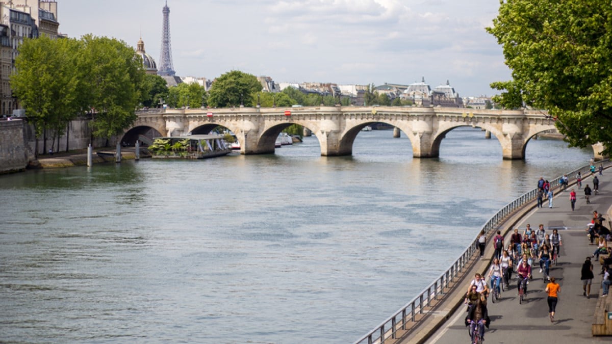 Paris : la baignade dans la Seine est-elle autorisée suite au plongeon d'Anne Hidalgo ?