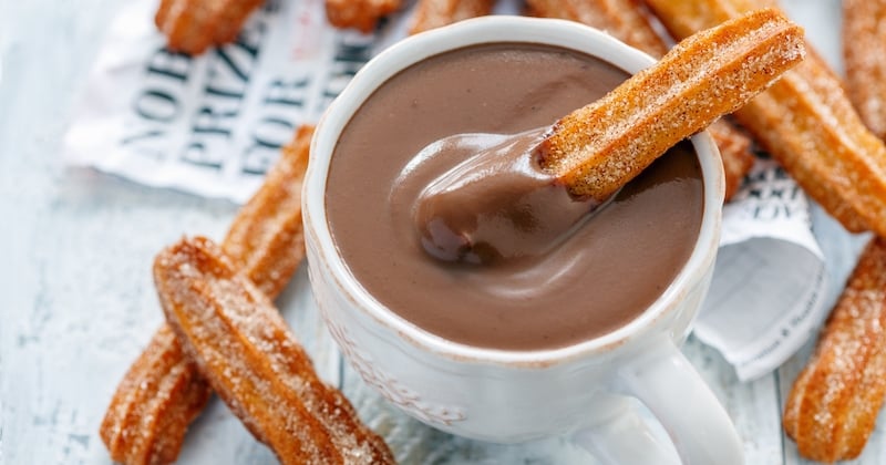 Churros et sauce au chocolat