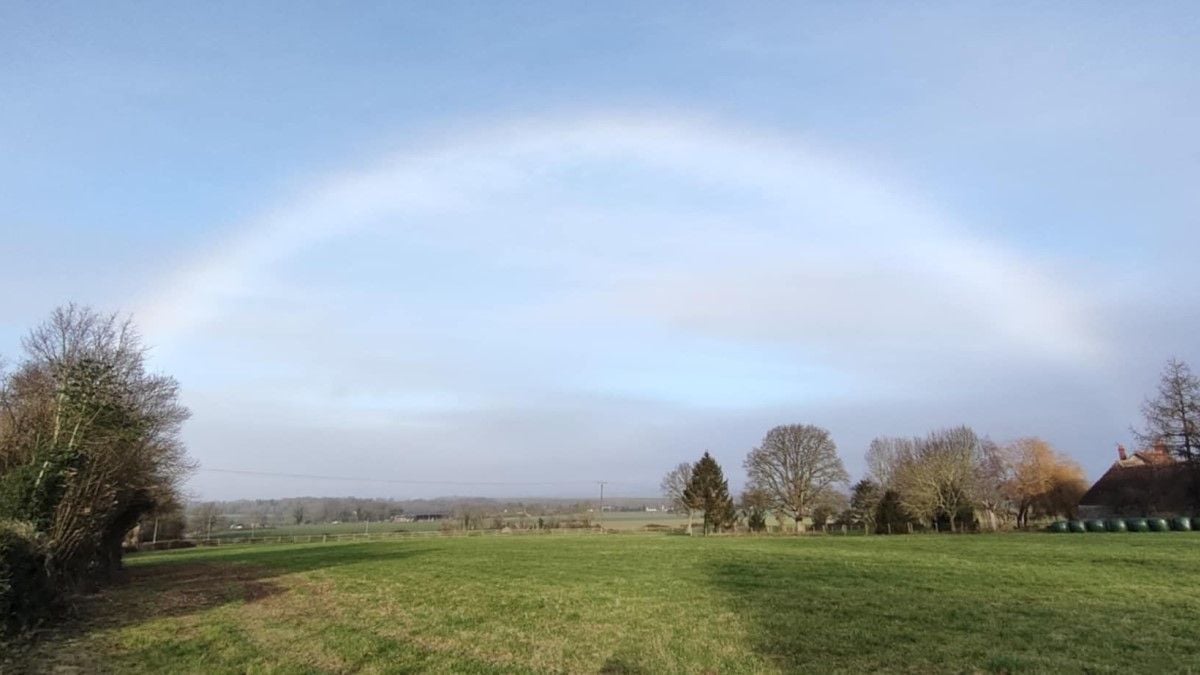 Arc-en-ciel blanc : quel est ce phénomène très rare aperçu en France le jour de Noël ? 