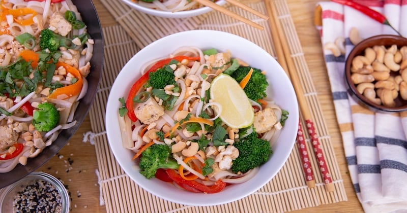 Découvrez la street-food Thaïlandaise avec le Pad thaï vegan au tofu !