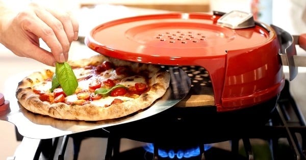 Si vous aimez la pizza, ce four indispensable va changer votre vie ! 