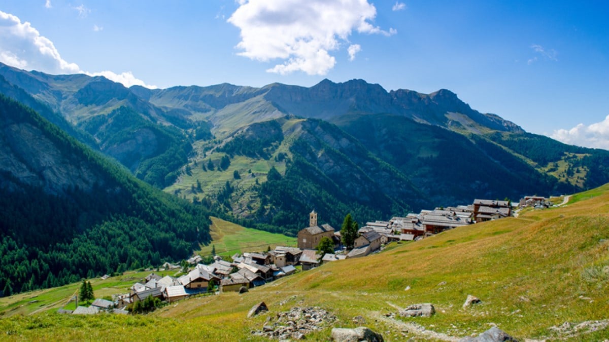 Dans ce village français, les habitants vivent plus longtemps et voici pourquoi